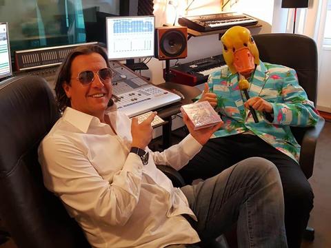 Ingo ohne Flamingo feiert im Studio die neue Ballermann Hits 2018